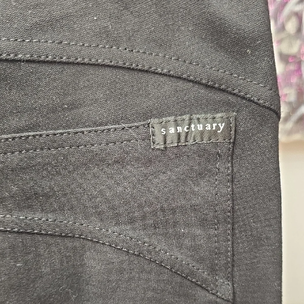 Sanctuary Classic Black Women's Leggings - Picture 11 of 12